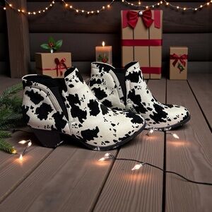 Pierre Dumas Black and White Ankle Booties